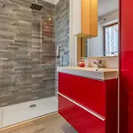 Modern 70m2 2 Bedrooms Sea View & Private Parking *