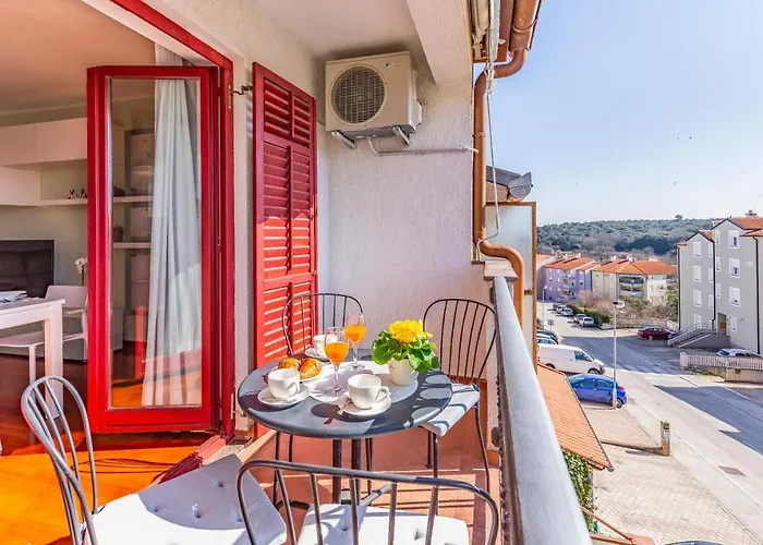 Modern 70m2 2 Bedrooms Sea View & Private Parking * Πούλα