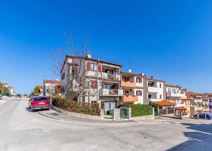 Modern 70M2 Apartment Green Pula 2 Bedrooms Sea View & Private Parking *