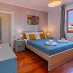 Modern 70m2 2 Bedrooms Sea View & Private Parking Apartment *