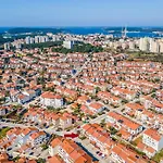 Apartment Modern 70m2 2 Bedrooms Sea View & Private Parking *