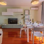 Modern 70m2 2 Bedrooms Sea View & Private Parking