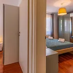 Modern 70m2 2 Bedrooms Sea View & Private Parking