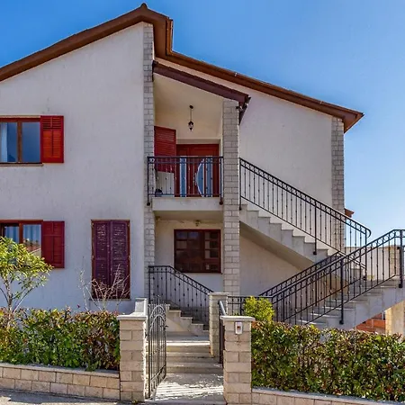 Apartment Green Pula بولا