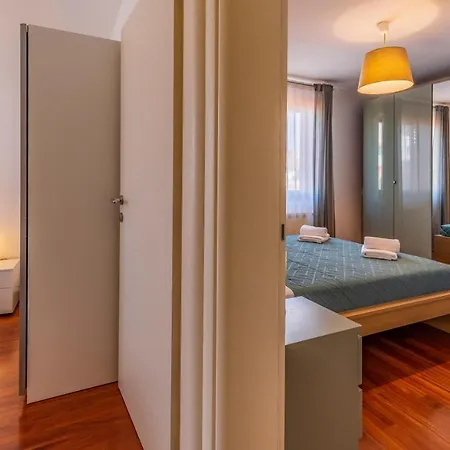 Modern 70m2 2 Bedrooms Sea View & Private Parking