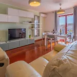 Modern 70m2 2 Bedrooms Sea View & Private Parking