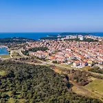 Apartment Modern 70m2 2 Bedrooms Sea View & Private Parking Pula