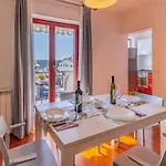 Modern 70m2 2 Bedrooms Sea View & Private Parking *